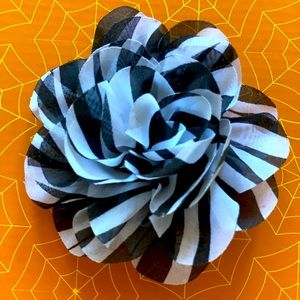 Halloween pin or hair clip